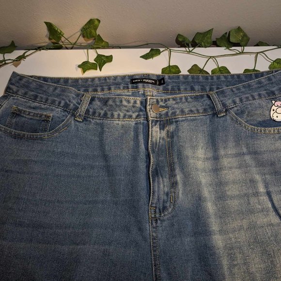 Shein x Hello Kitty Jeans Women's Plus Size 3XL High Rise Straight Fit - Picture 3 of 4